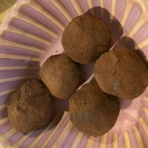 【材料２〜３個】植物油、小麦粉、砂糖、乳製品不使用のおやつ